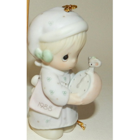 Precious Moments Ornament - Time to Wish You a Merry Christmas Collector 1988 - Picture 1 of 2